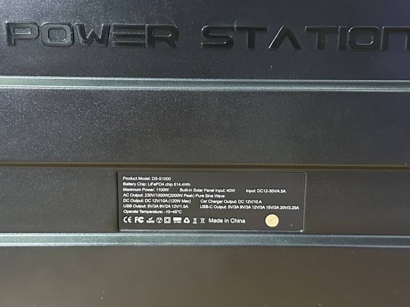 Портативный генератор 1000W с солнечной панелью 40W акб 192000 mAh 220V